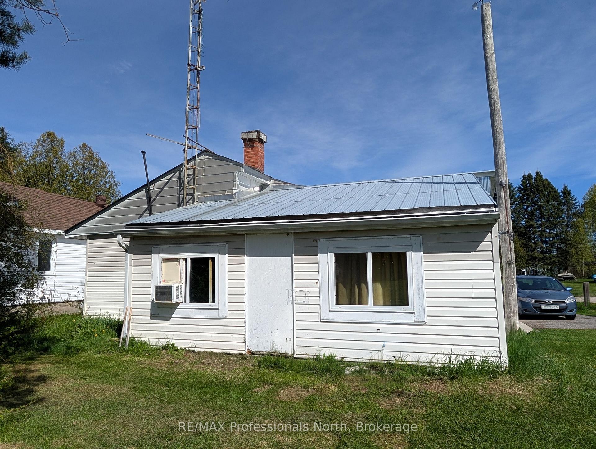 Photo 3 of 61 Riverside Avenue, South River — HOMEH