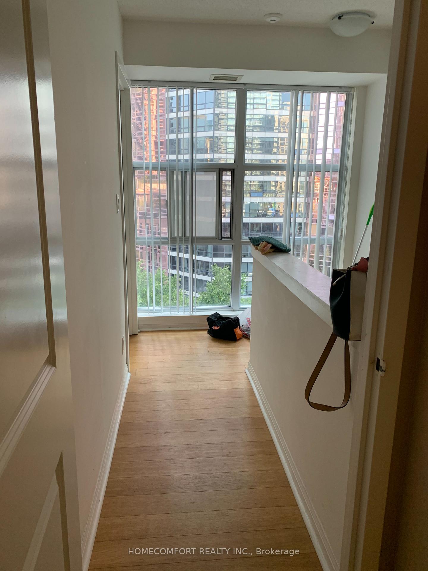 Photo 6 of Unit 907, 11 St. joseph Street, Toronto, Bay Street Corridor — HOMEH