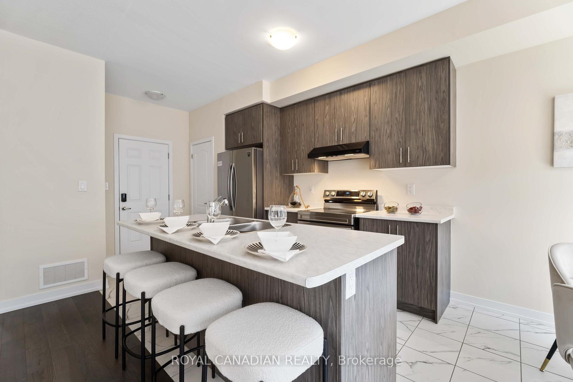 Photo 15 of 10 Lemon Avenue, Thorold, Hurricane/Merrittville — HOMEH