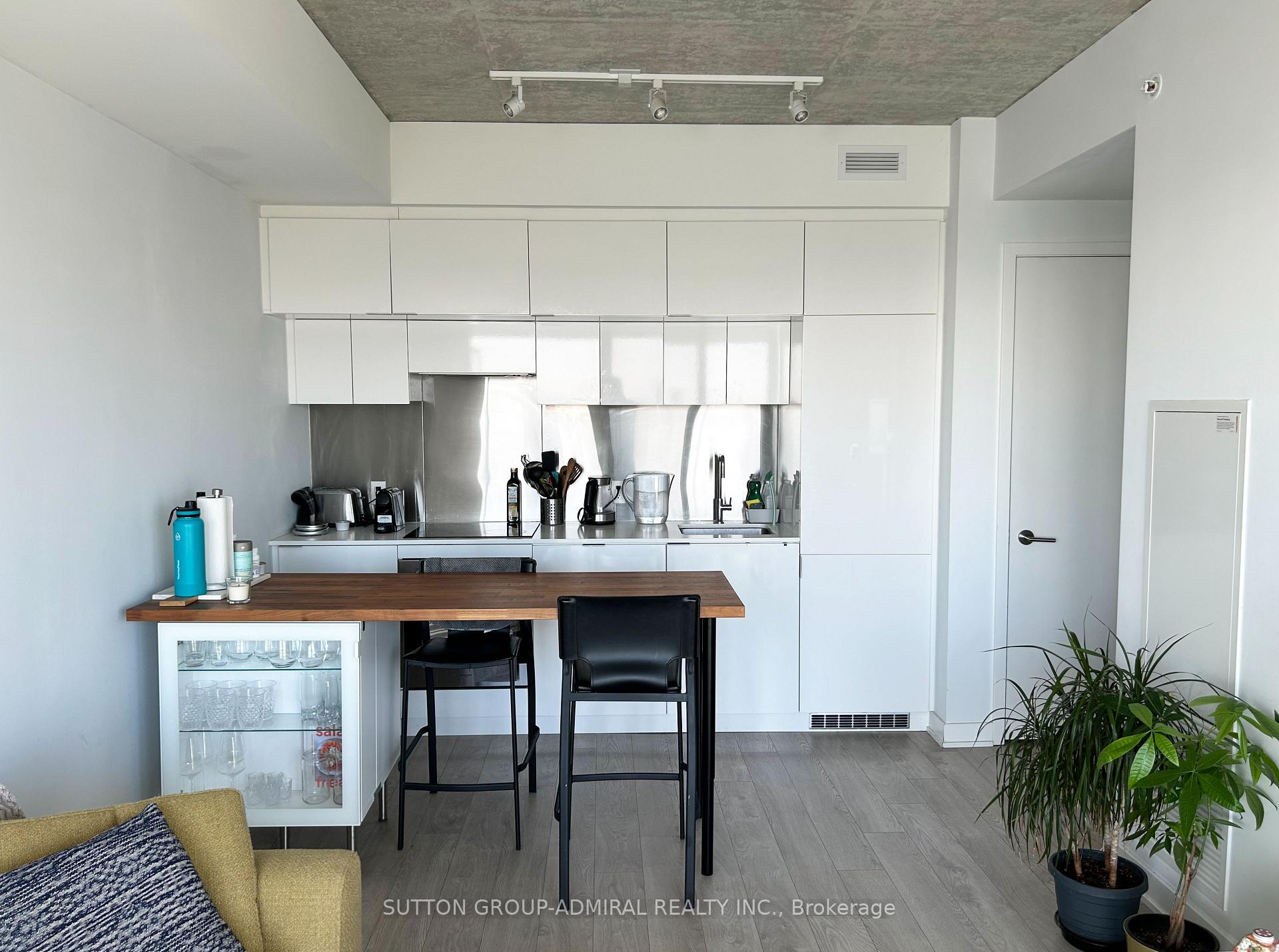 Photo 2 of Unit 2207, 185 Roehampton Avenue, Toronto, Mount Pleasant West — HOMEH
