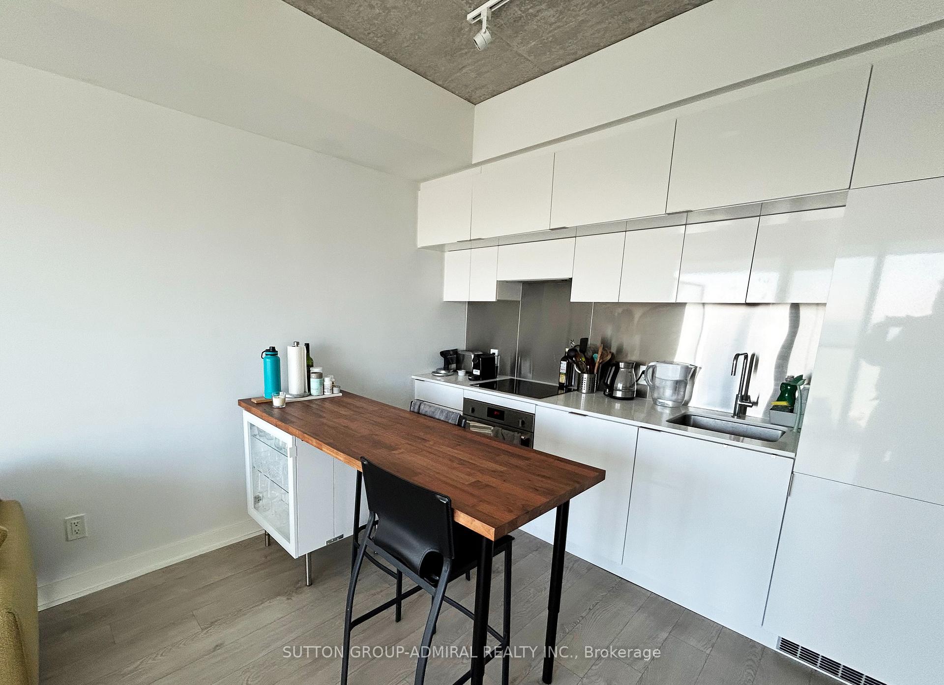 Photo 3 of Unit 2207, 185 Roehampton Avenue, Toronto, Mount Pleasant West — HOMEH