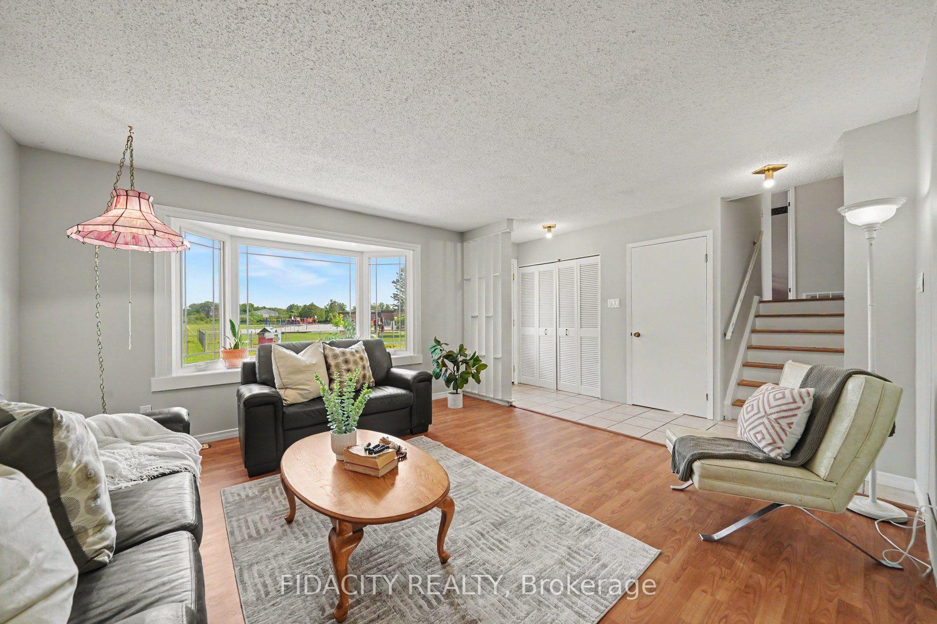 Photo 3 of 18 Ross Street, Smiths Falls, Smiths Falls — HOMEH