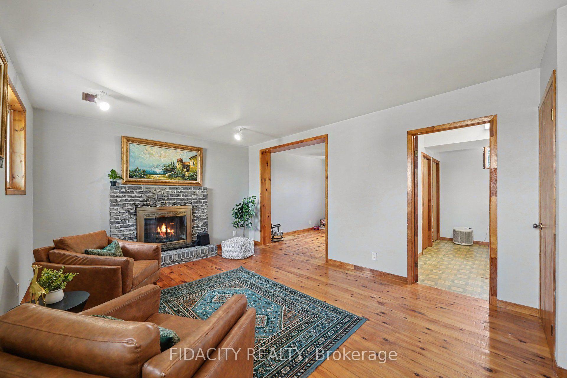 Photo 21 of 18 Ross Street, Smiths Falls, Smiths Falls — HOMEH