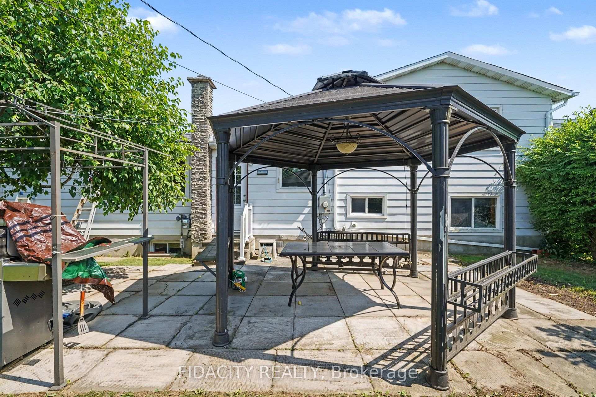 Photo 25 of 18 Ross Street, Smiths Falls, Smiths Falls — HOMEH