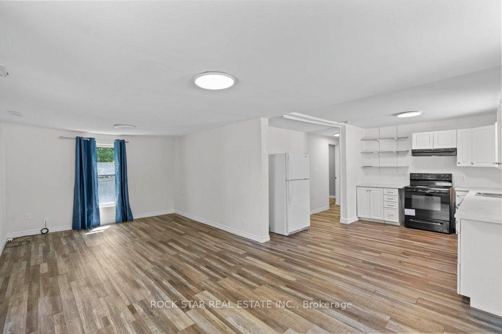 Photo 4 of 69 Teal Avenue, Hamilton, Lakeshore — HOMEH