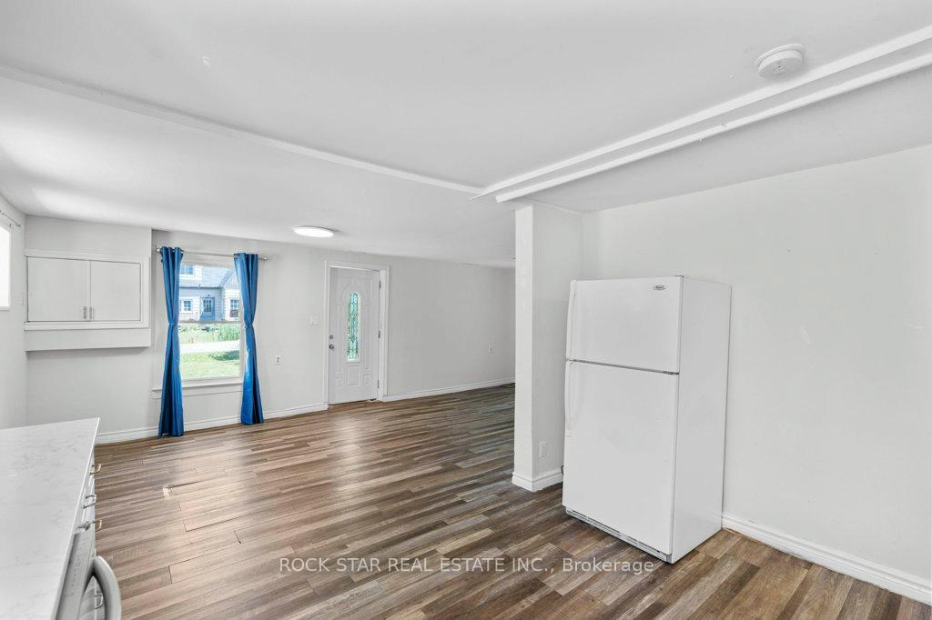 Photo 9 of 69 Teal Avenue, Hamilton, Lakeshore — HOMEH