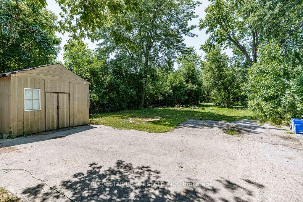 Photo 18 of 69 Teal Avenue, Hamilton, Lakeshore — HOMEH