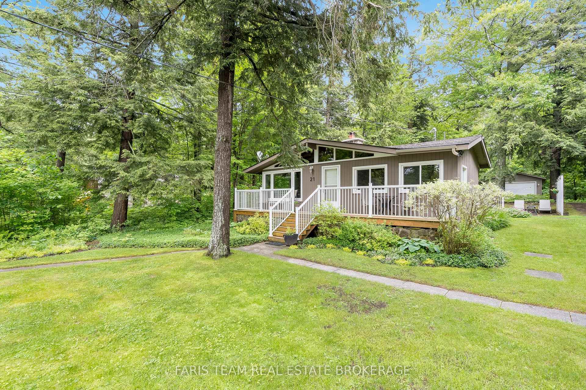 Photo 1 of 21 East Beach Road, Tiny, Rural Tiny — HOMEH
