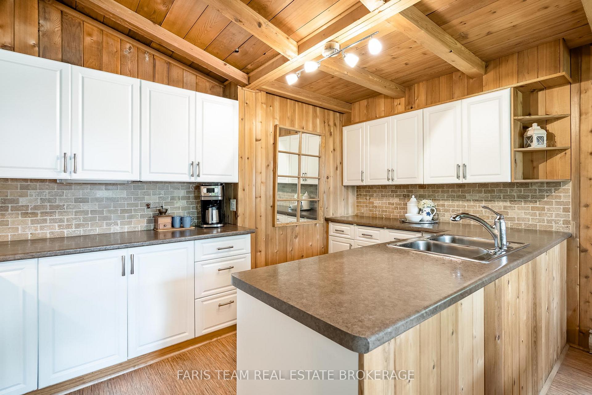 Photo 5 of 21 East Beach Road, Tiny, Rural Tiny — HOMEH