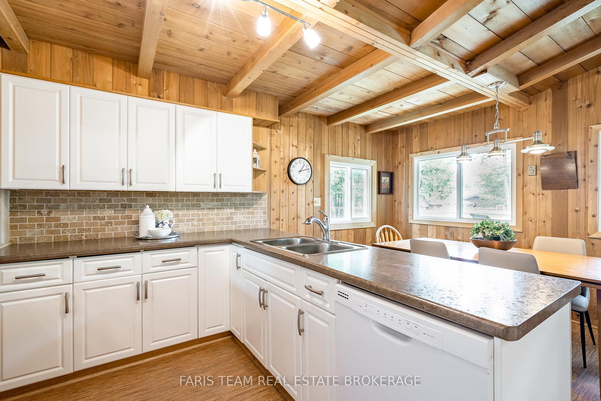Photo 6 of 21 East Beach Road, Tiny, Rural Tiny — HOMEH