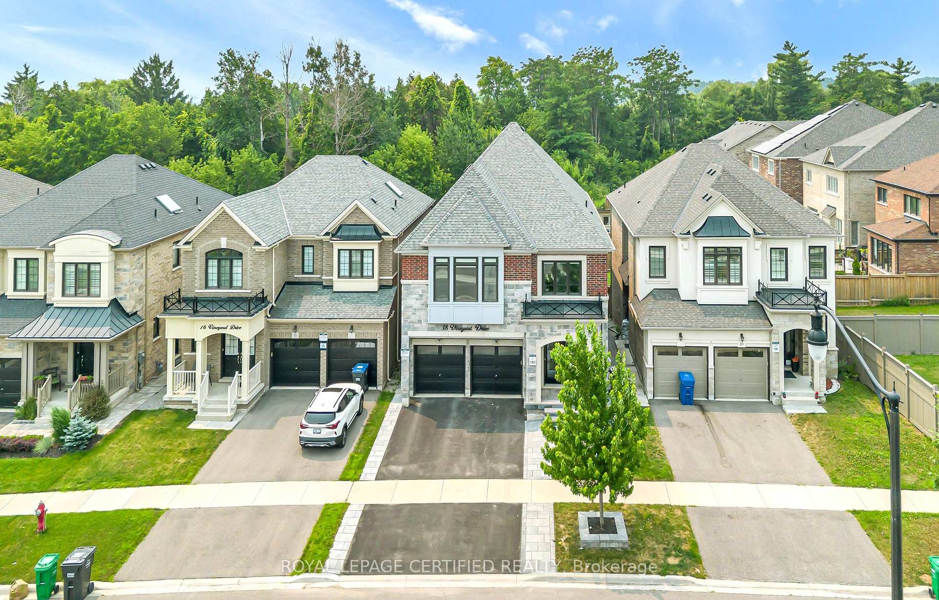 Photo 1 of 18 Vineyard Drive, Brampton, Bram West — HOMEH