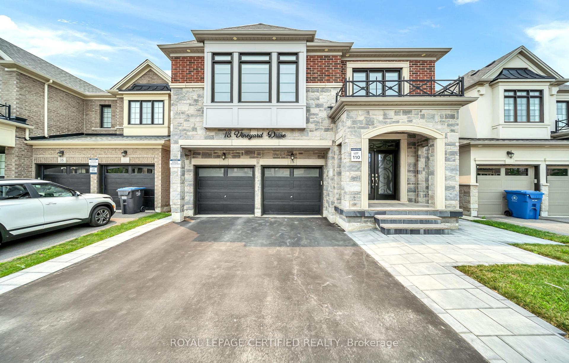 Photo 2 of 18 Vineyard Drive, Brampton, Bram West — HOMEH