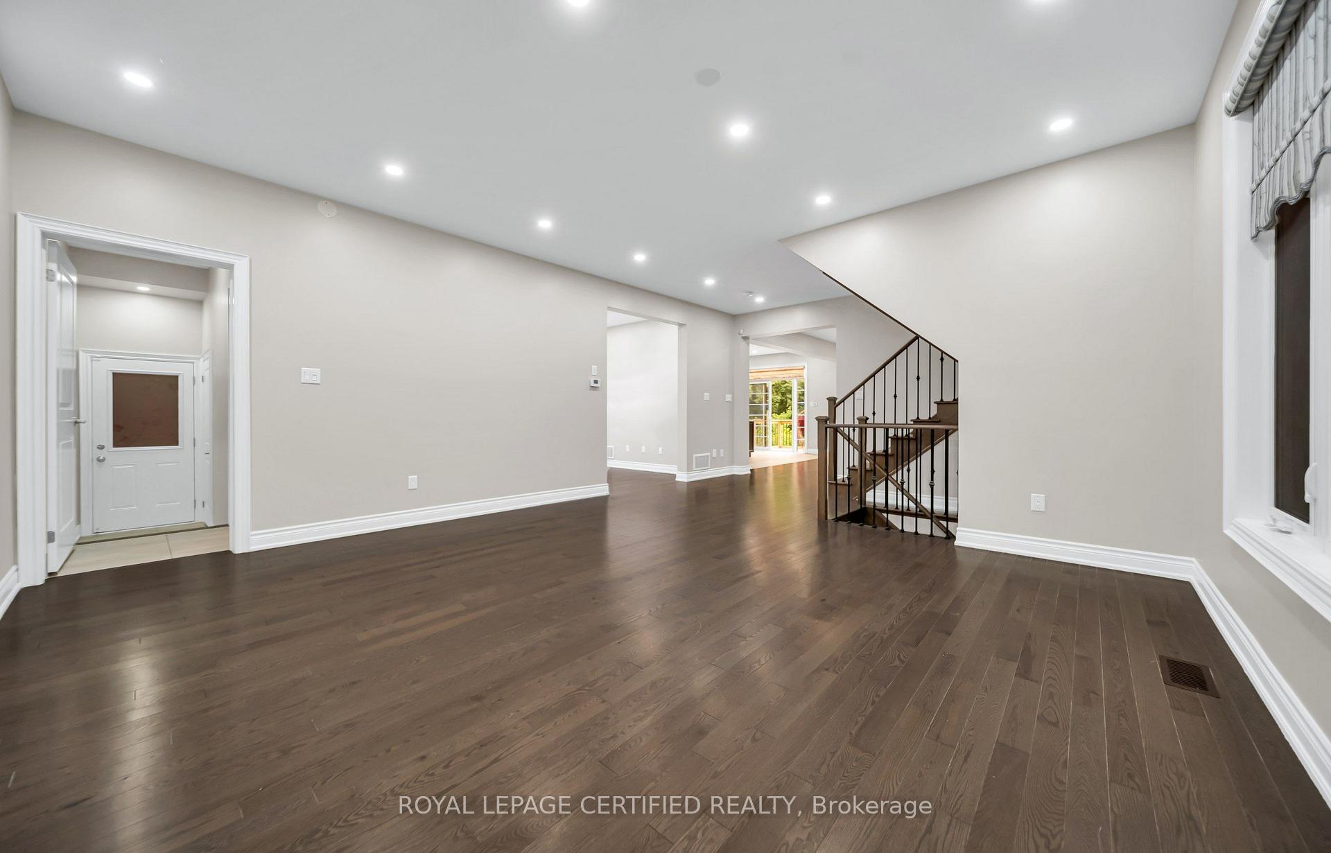Photo 9 of 18 Vineyard Drive, Brampton, Bram West — HOMEH