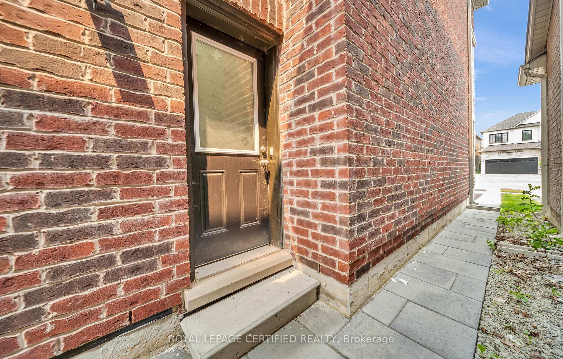 Photo 36 of 18 Vineyard Drive, Brampton, Bram West — HOMEH