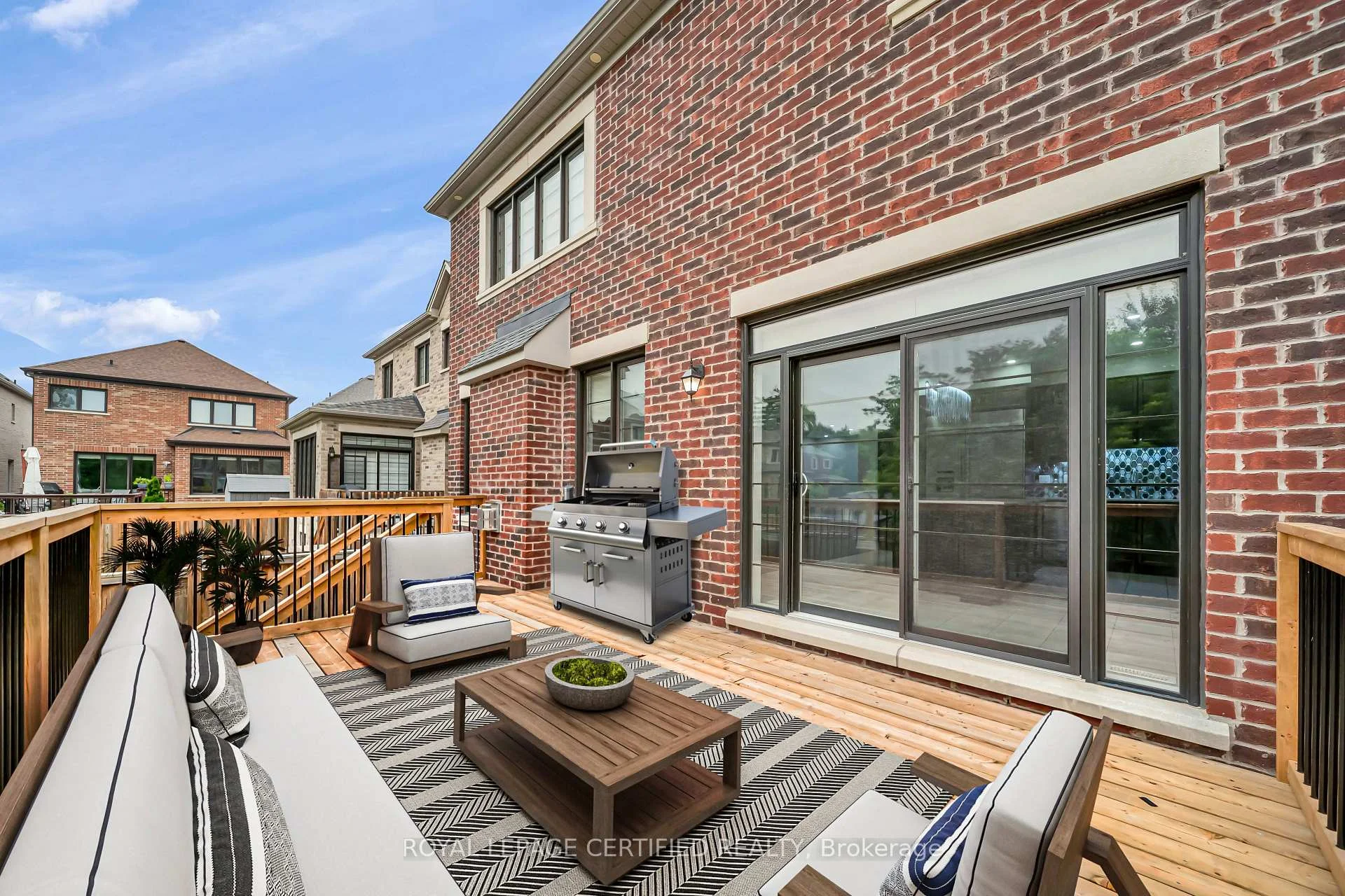 Photo 19 of 18 Vineyard Drive, Brampton, Bram West — HOMEH