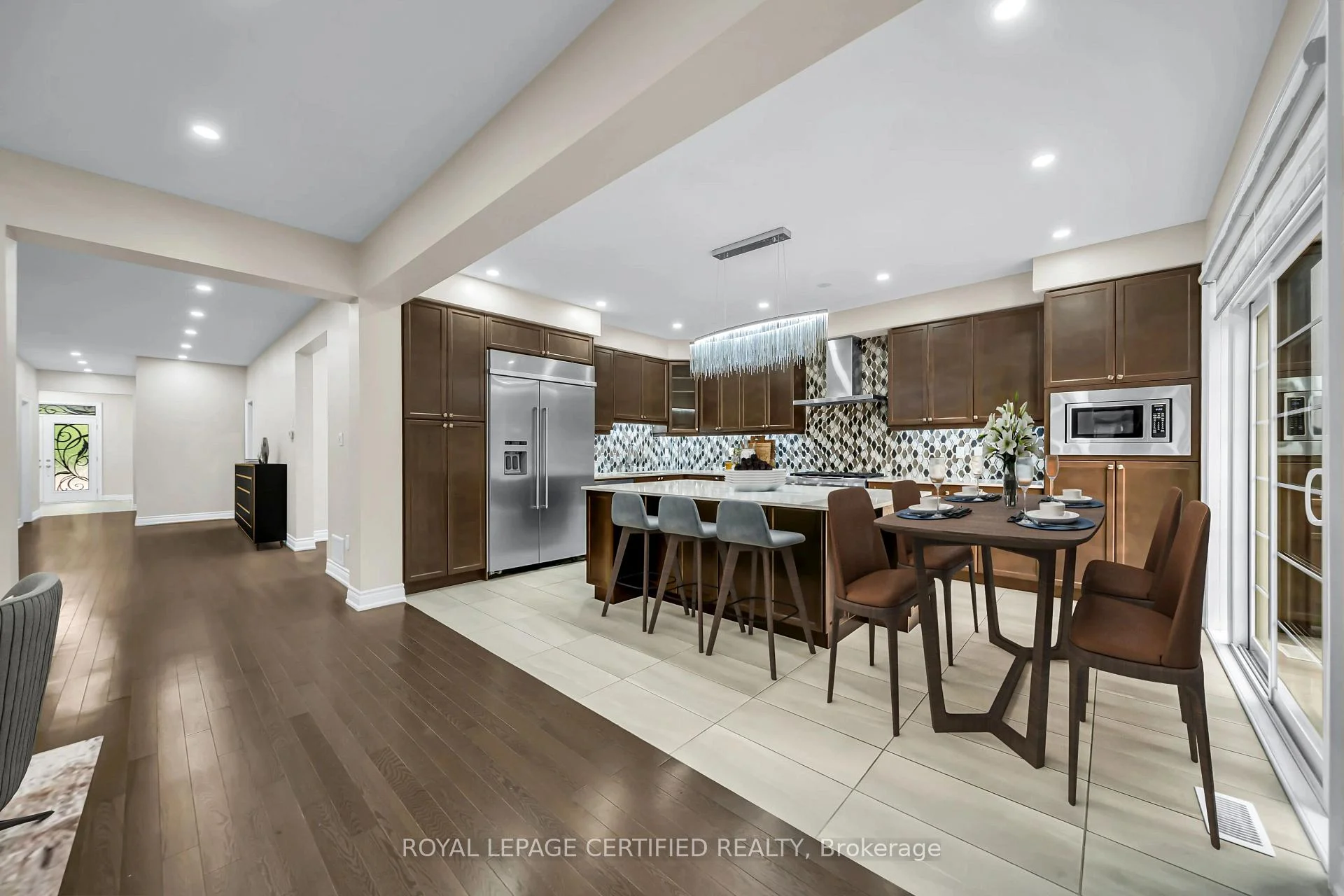Photo 17 of 18 Vineyard Drive, Brampton, Bram West — HOMEH