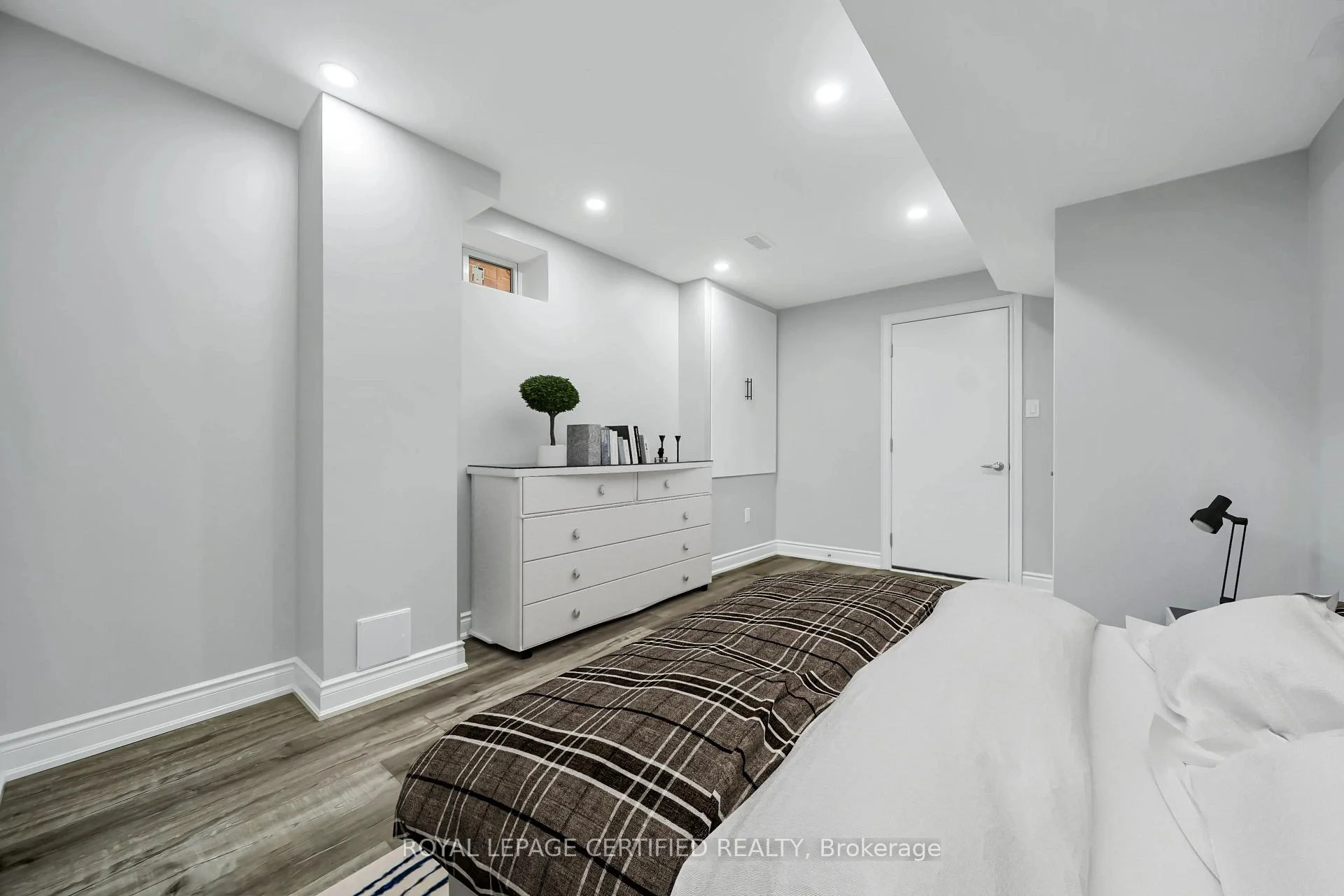 Photo 44 of 18 Vineyard Drive, Brampton, Bram West — HOMEH