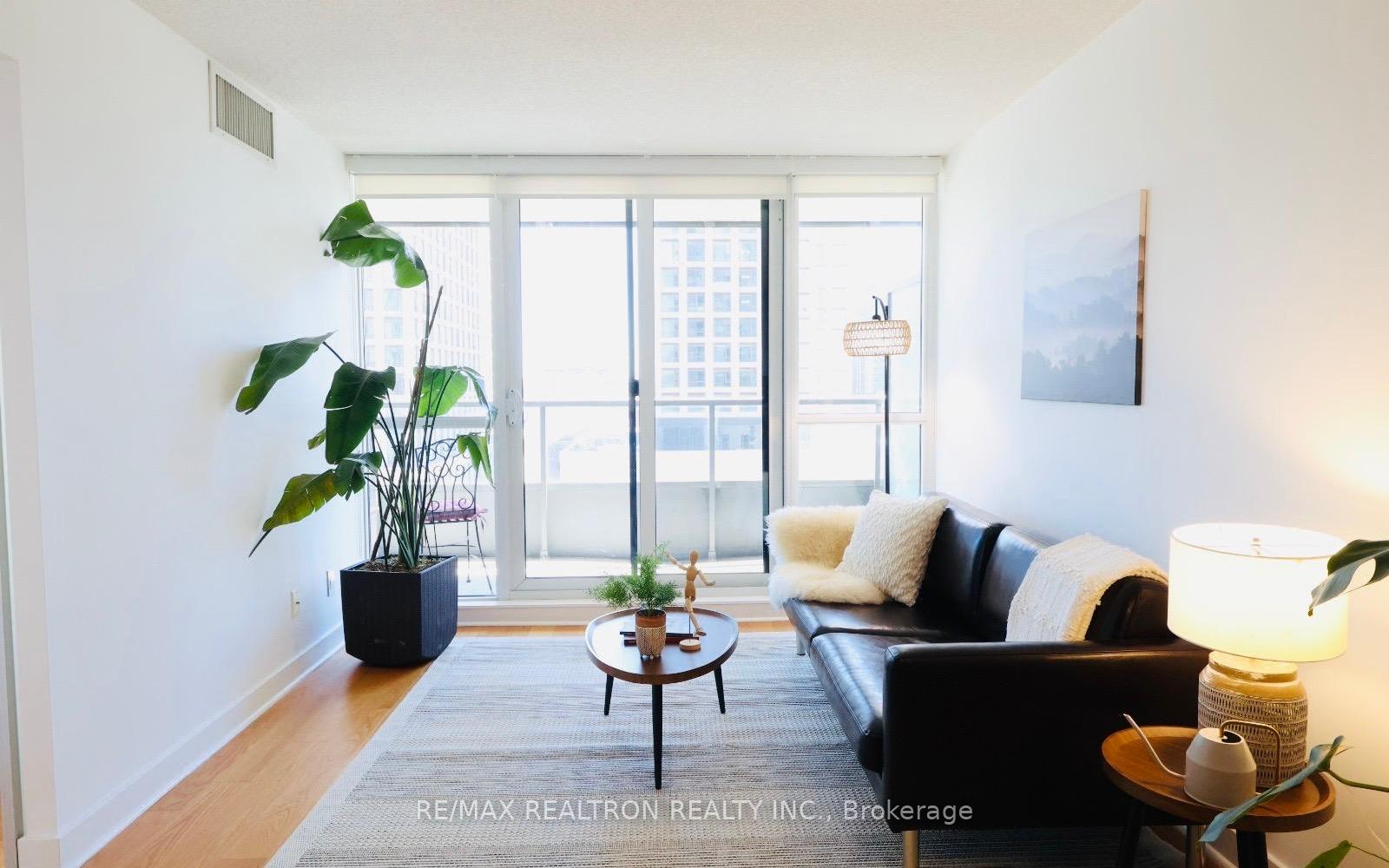 Photo 12 of Unit 1020, 320 Richmond Street E, Toronto, Moss Park — HOMEH