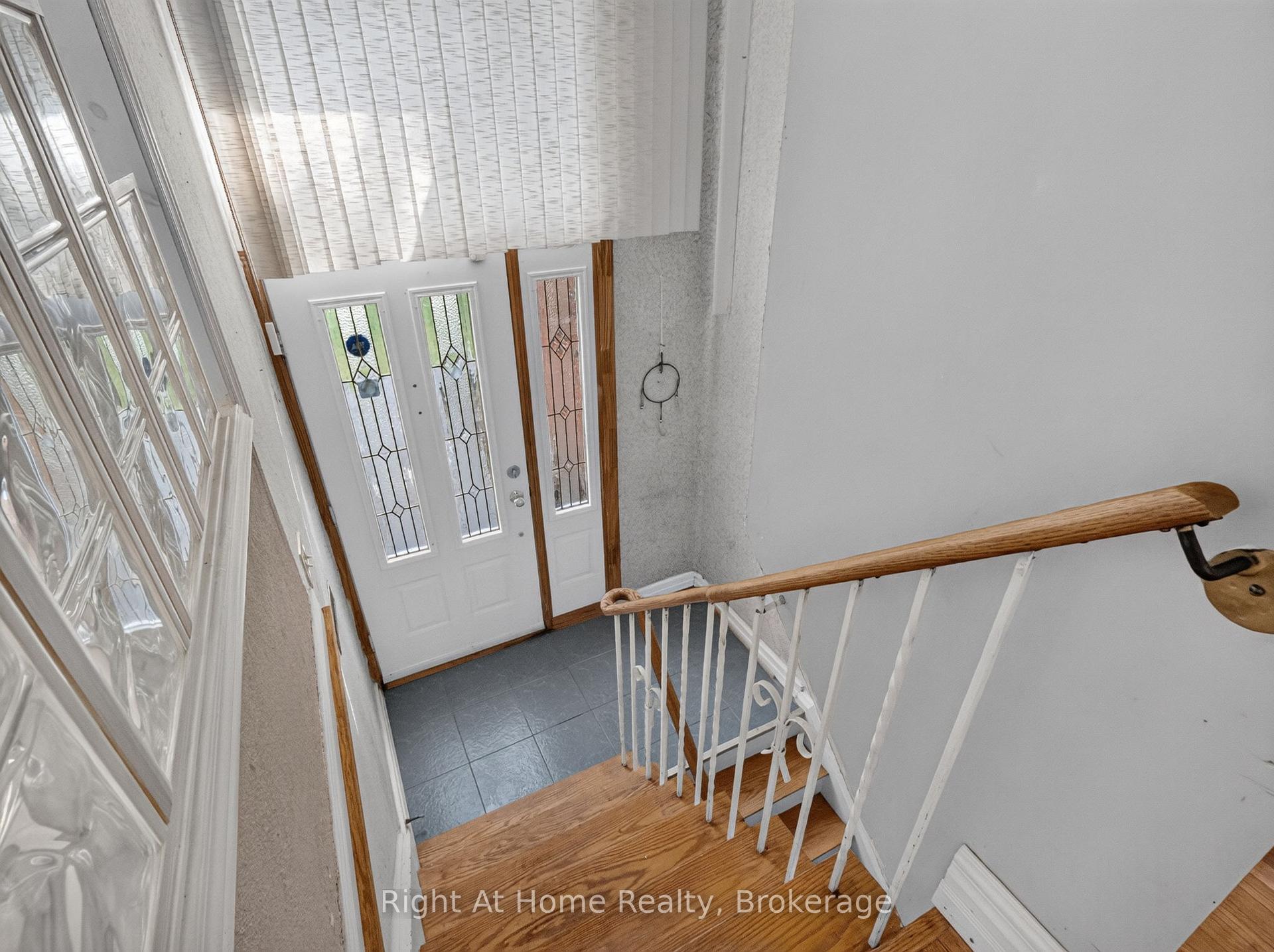 Photo 7 of 833 Vicki Drive, Pickering, West Shore — HOMEH