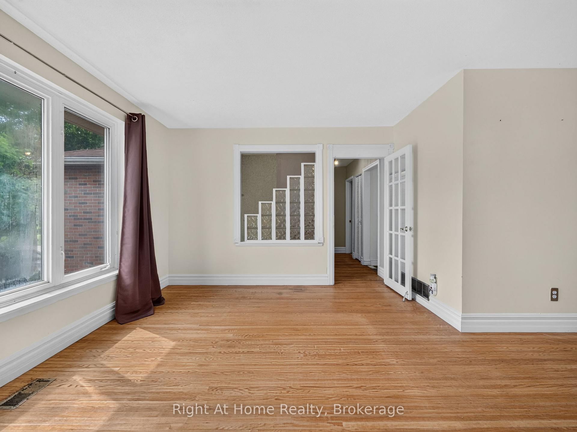 Photo 9 of 833 Vicki Drive, Pickering, West Shore — HOMEH