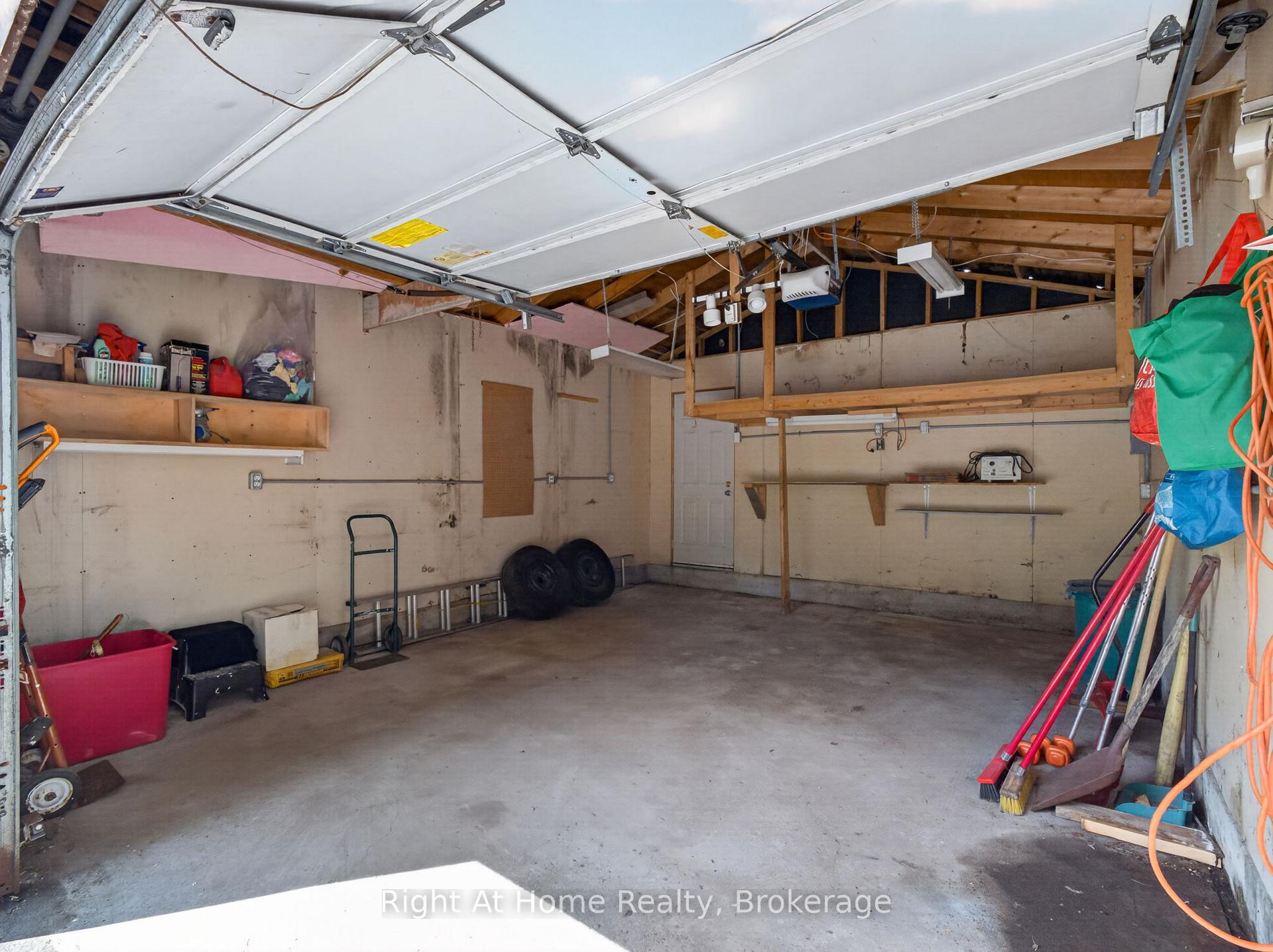 Photo 26 of 833 Vicki Drive, Pickering, West Shore — HOMEH