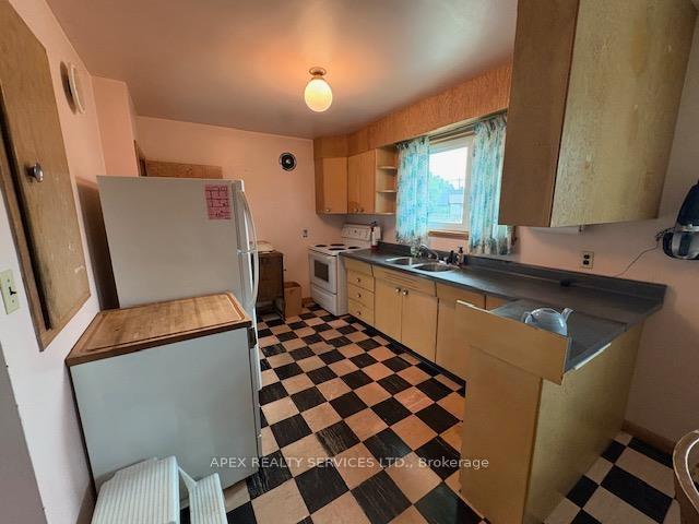 Photo 7 of 463 Richard Street, Thunder Bay, Current River — HOMEH