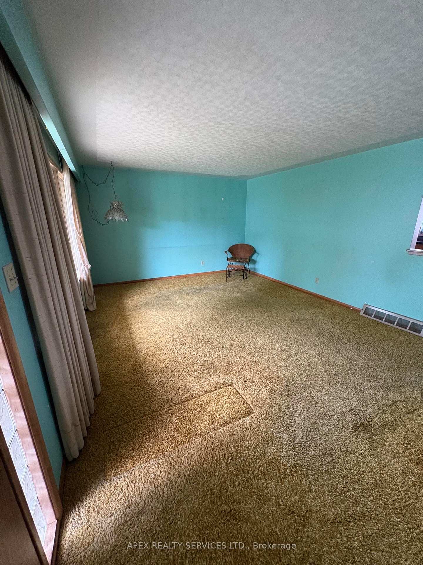 Photo 13 of 463 Richard Street, Thunder Bay, Current River — HOMEH