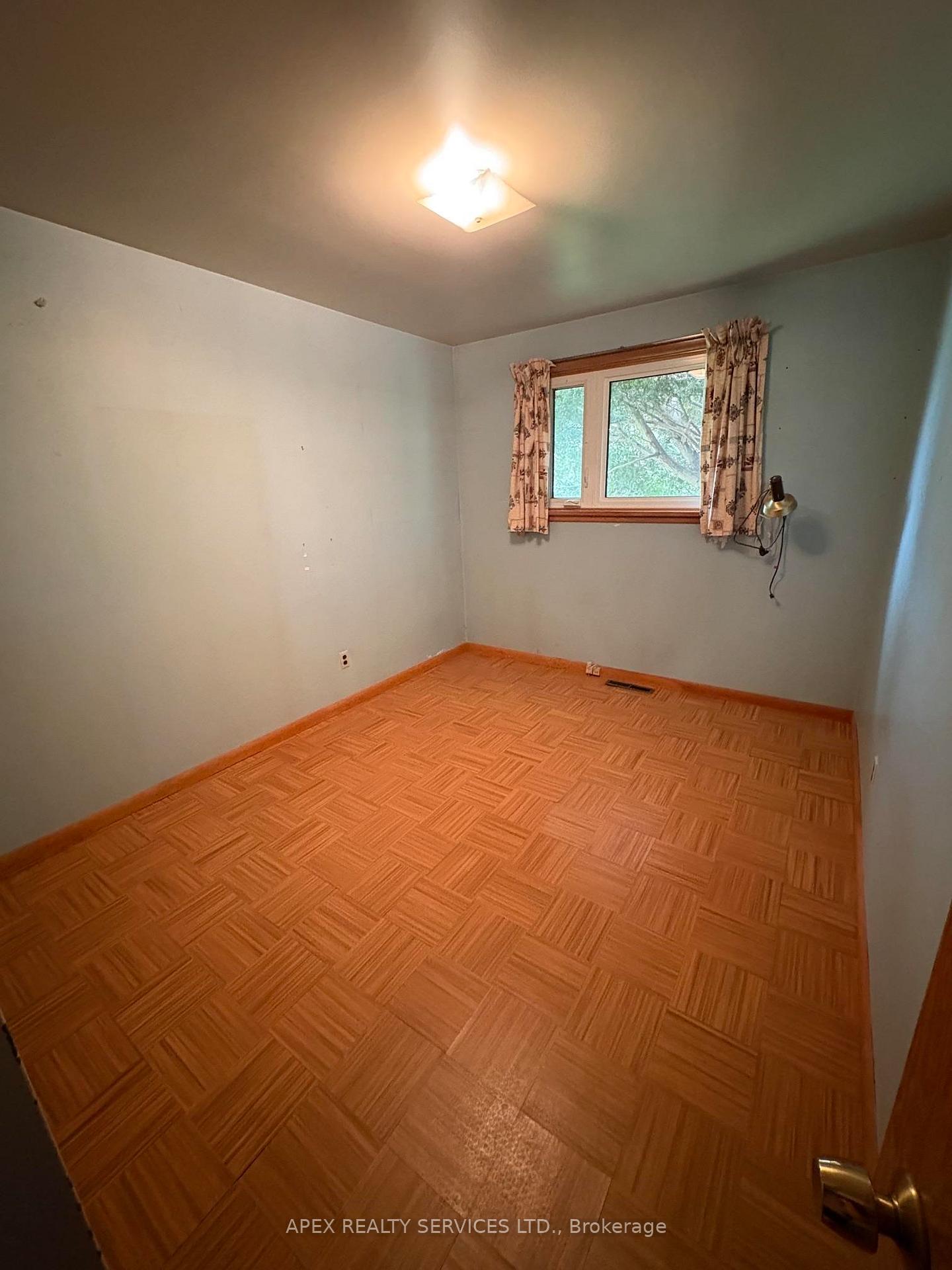 Photo 18 of 463 Richard Street, Thunder Bay, Current River — HOMEH
