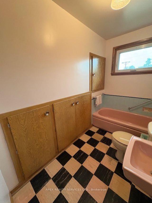 Photo 22 of 463 Richard Street, Thunder Bay, Current River — HOMEH