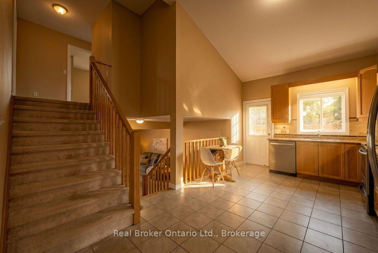 Photo 6 of 51 Sundance Crescent, Hamilton, Hannon — HOMEH