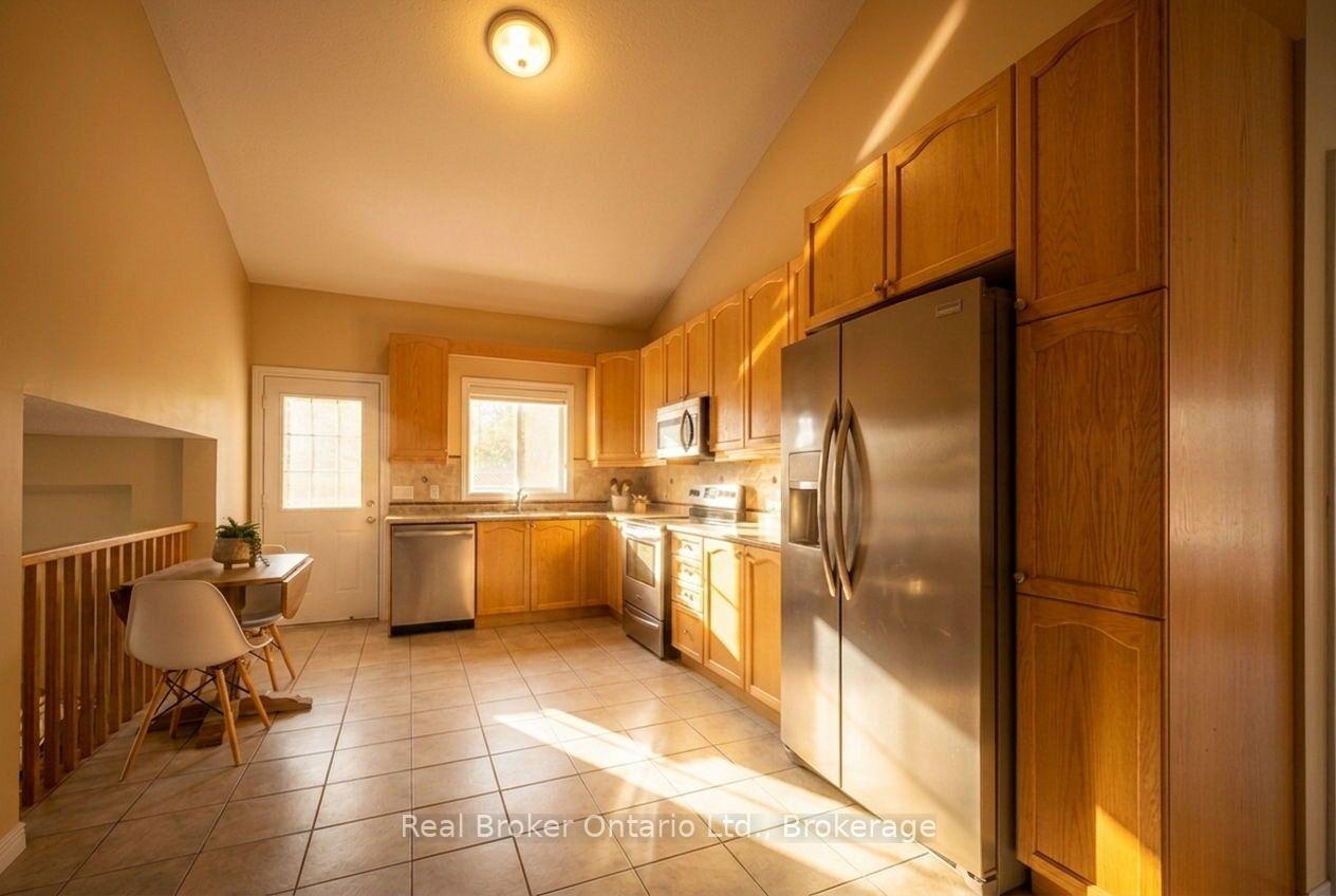 Photo 7 of 51 Sundance Crescent, Hamilton, Hannon — HOMEH