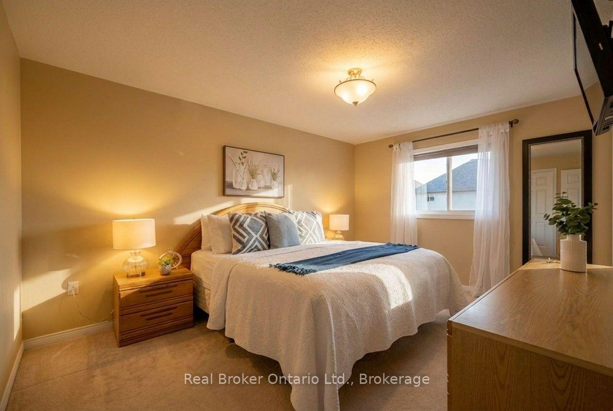 Photo 11 of 51 Sundance Crescent, Hamilton, Hannon — HOMEH