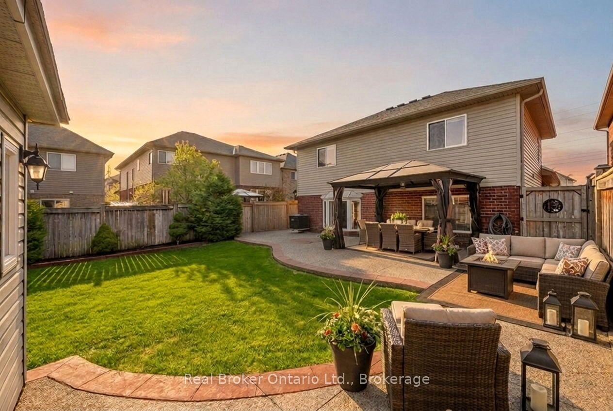 Photo 19 of 51 Sundance Crescent, Hamilton, Hannon — HOMEH