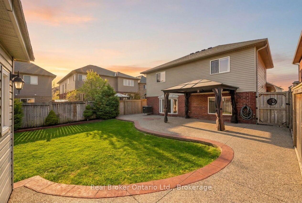 Photo 20 of 51 Sundance Crescent, Hamilton, Hannon — HOMEH