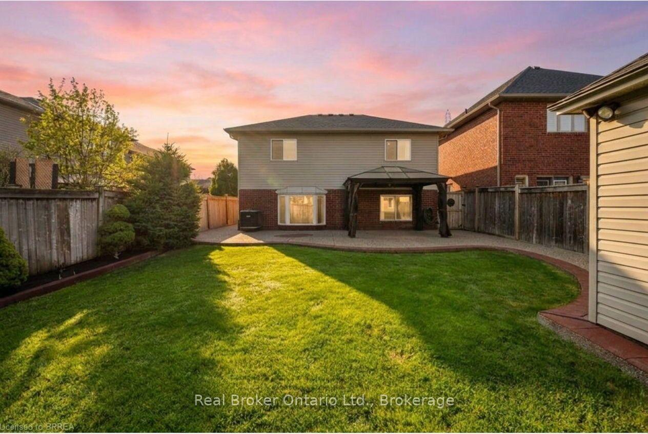 Photo 21 of 51 Sundance Crescent, Hamilton, Hannon — HOMEH