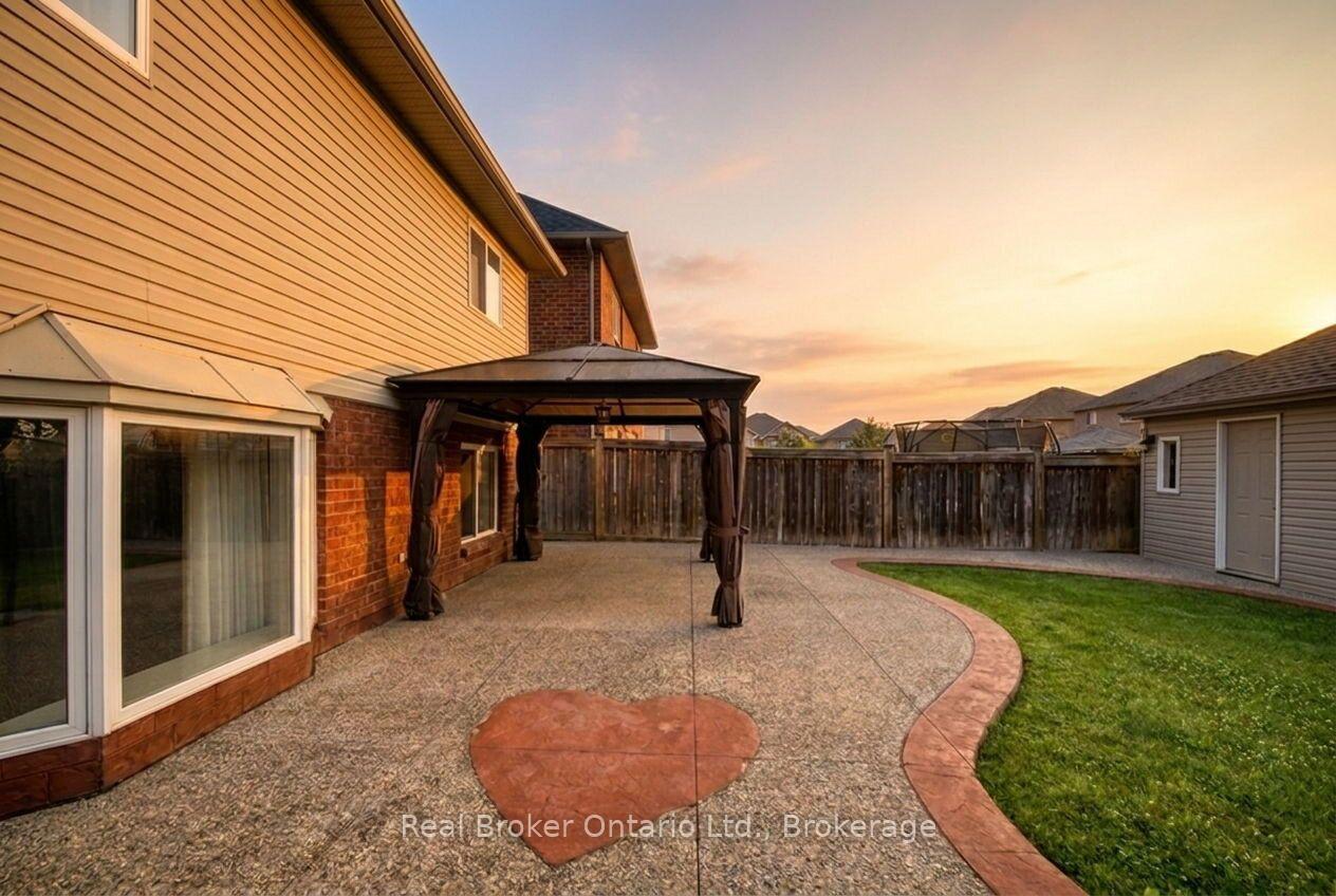 Photo 23 of 51 Sundance Crescent, Hamilton, Hannon — HOMEH