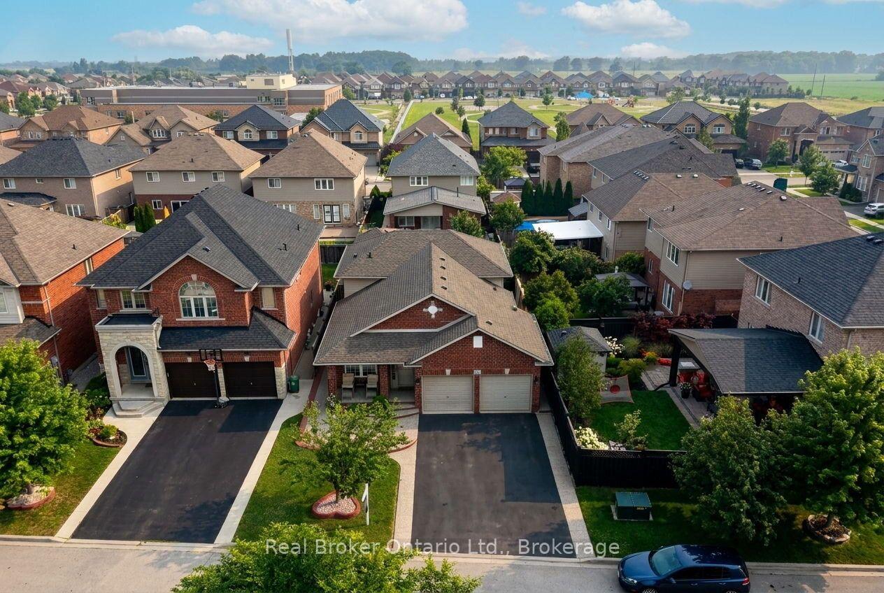 Photo 25 of 51 Sundance Crescent, Hamilton, Hannon — HOMEH