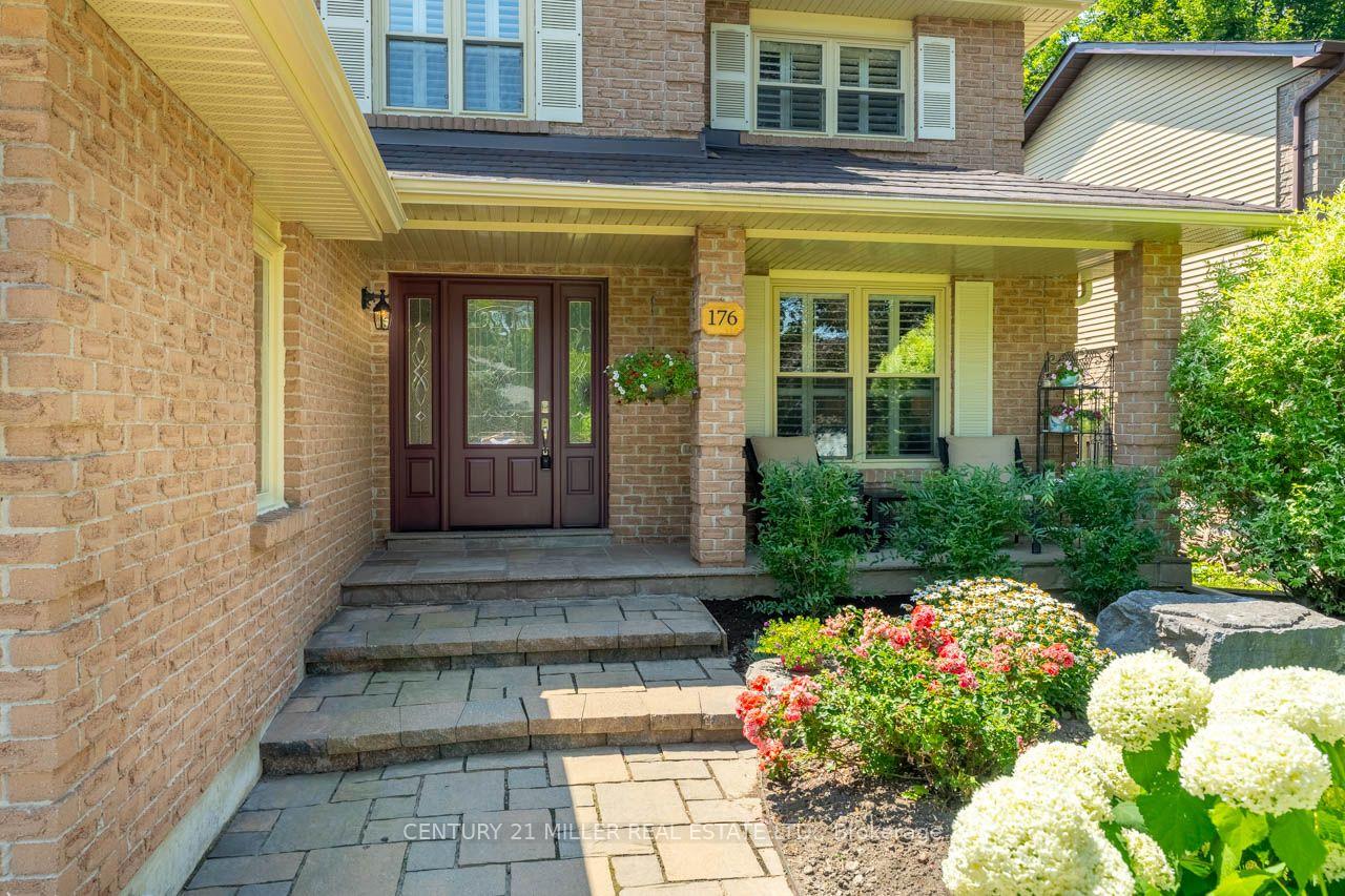 Photo 3 of 176 Willow Lane, Newmarket, Bristol-London — HOMEH