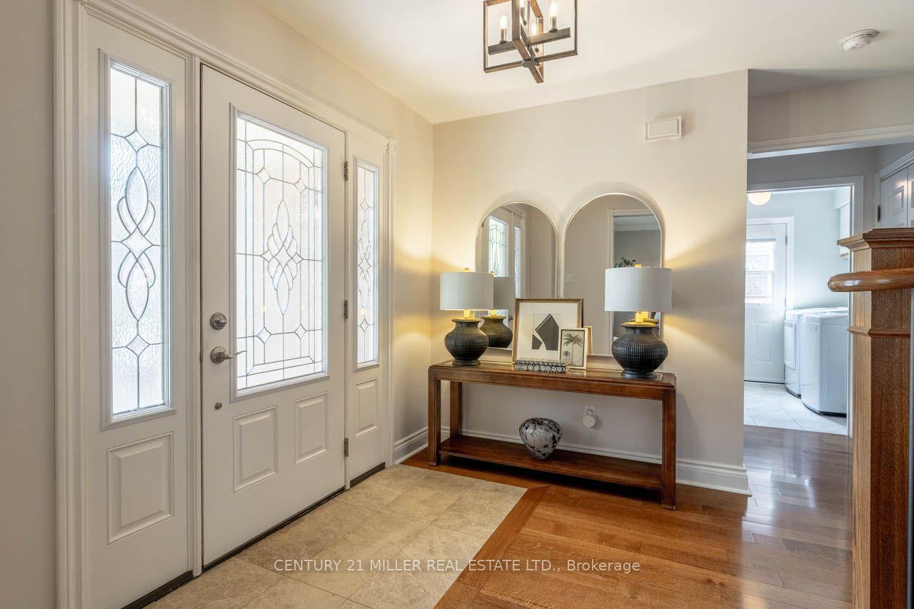 Photo 4 of 176 Willow Lane, Newmarket, Bristol-London — HOMEH
