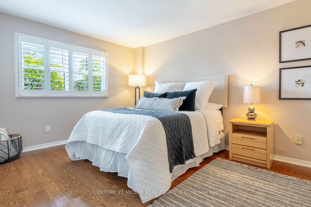Photo 19 of 176 Willow Lane, Newmarket, Bristol-London — HOMEH