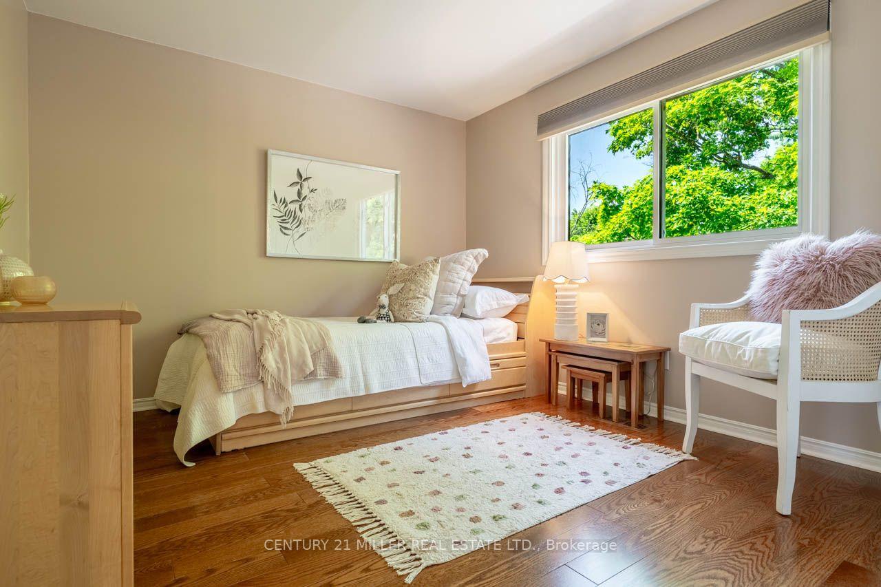 Photo 20 of 176 Willow Lane, Newmarket, Bristol-London — HOMEH
