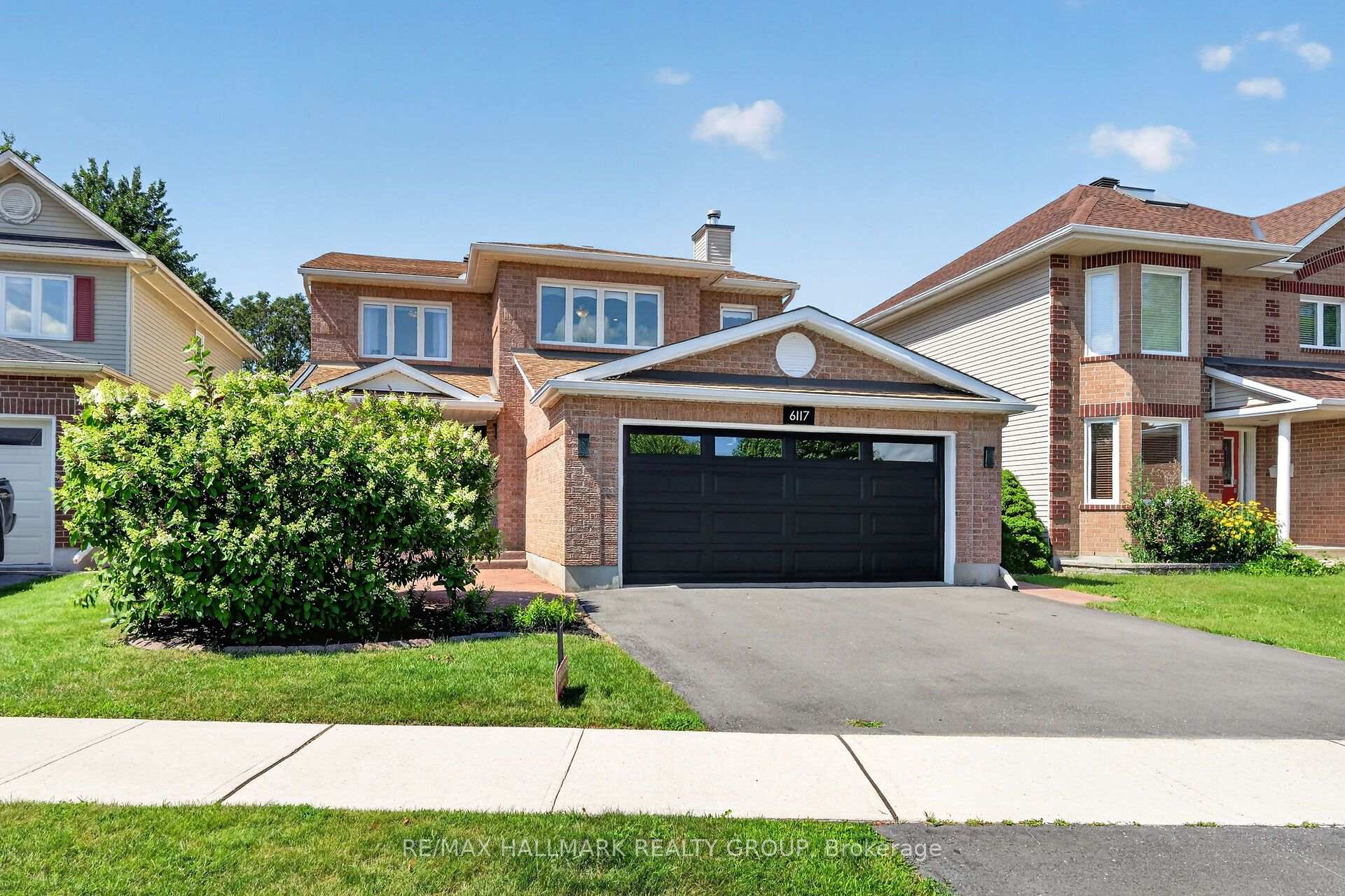 Photo 2 of 6117 Silverbirch Street, Ottawa, Chapel Hill South - Orleans Village — HOMEH