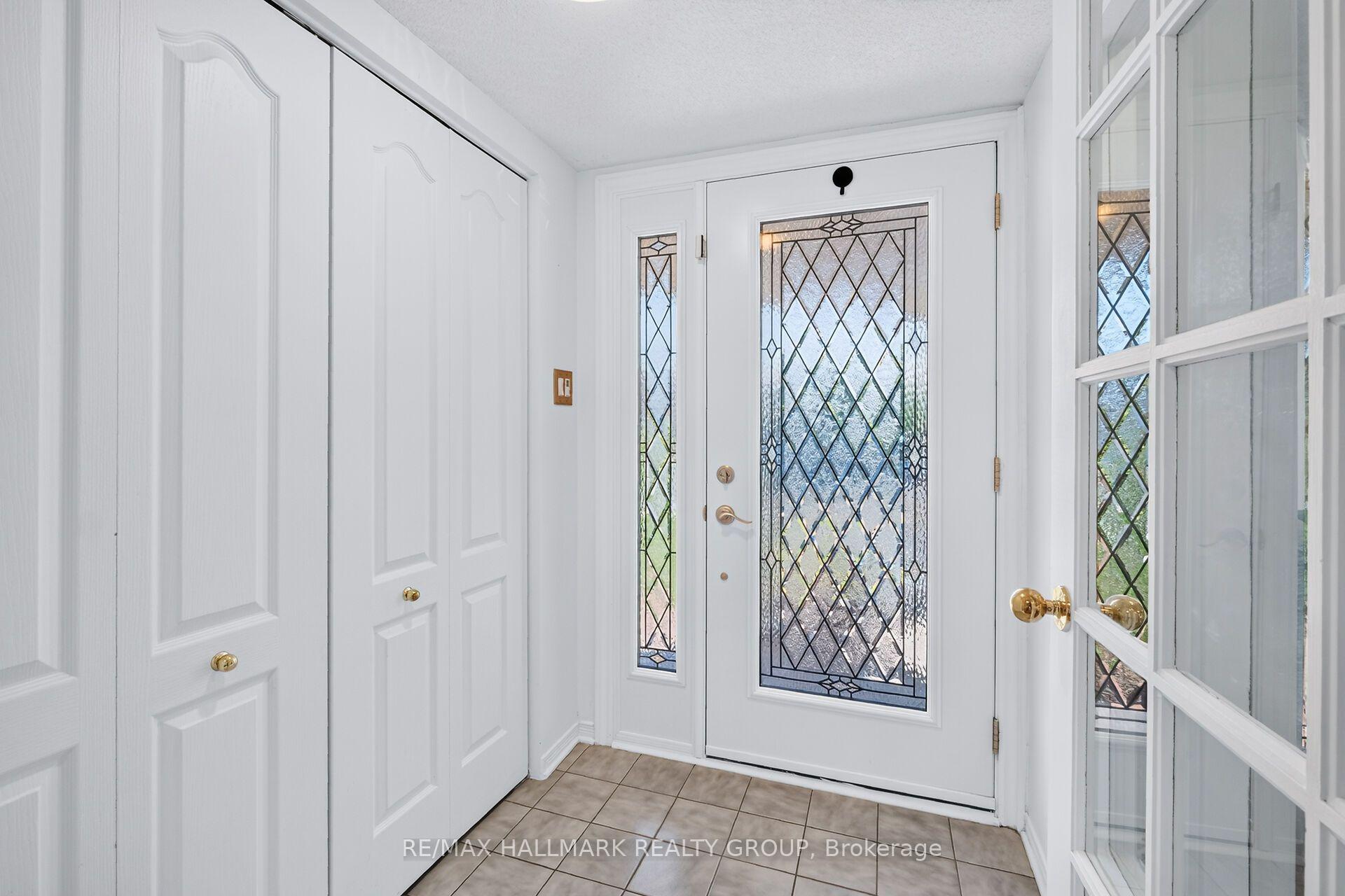 Photo 3 of 6117 Silverbirch Street, Ottawa, Chapel Hill South - Orleans Village — HOMEH