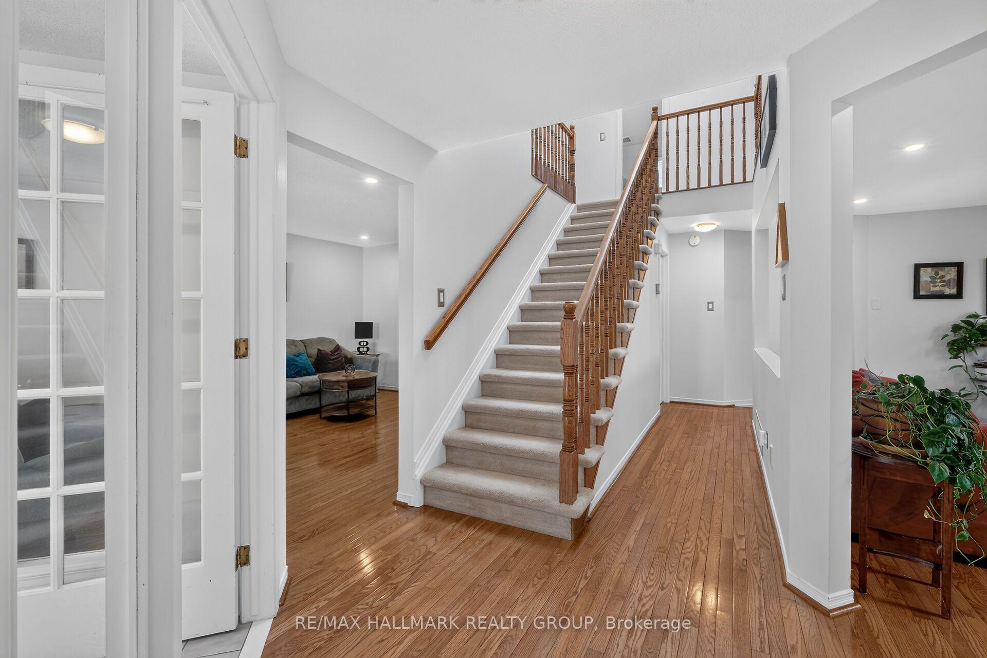 Photo 7 of 6117 Silverbirch Street, Ottawa, Chapel Hill South - Orleans Village — HOMEH