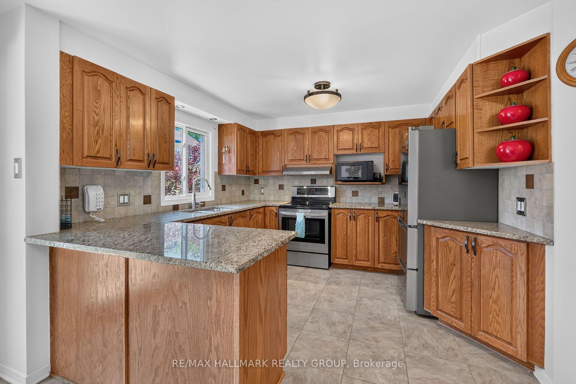 Photo 5 of 6117 Silverbirch Street, Ottawa, Chapel Hill South - Orleans Village — HOMEH