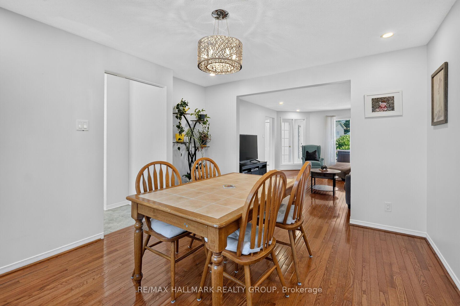 Photo 15 of 6117 Silverbirch Street, Ottawa, Chapel Hill South - Orleans Village — HOMEH
