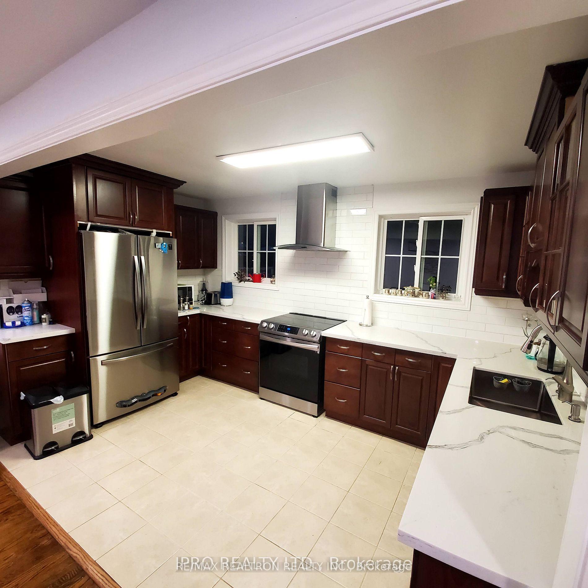 Photo 10 of 16 Cresthaven Drive, North York, Hillcrest Village — HOMEH
