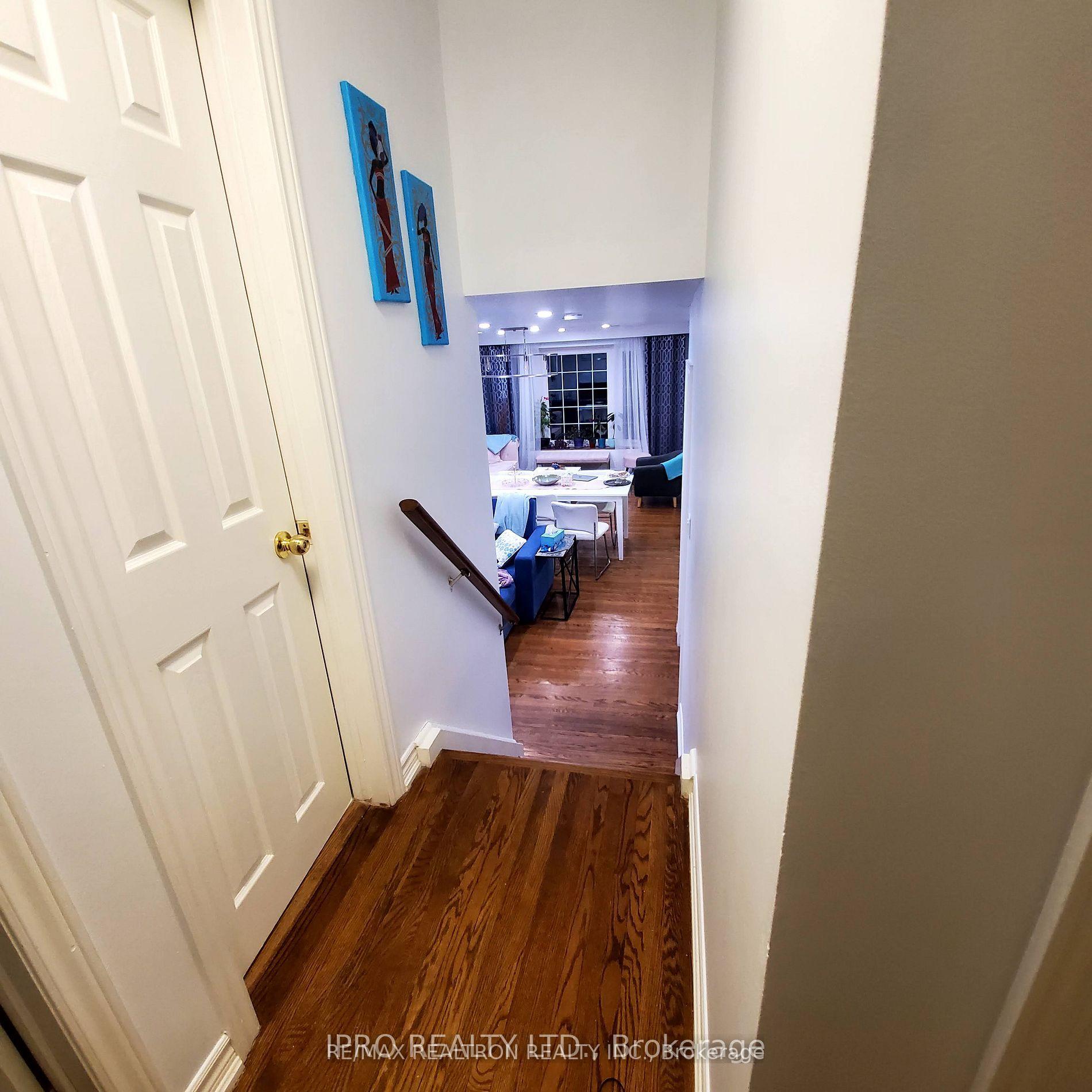 Photo 11 of 16 Cresthaven Drive, North York, Hillcrest Village — HOMEH
