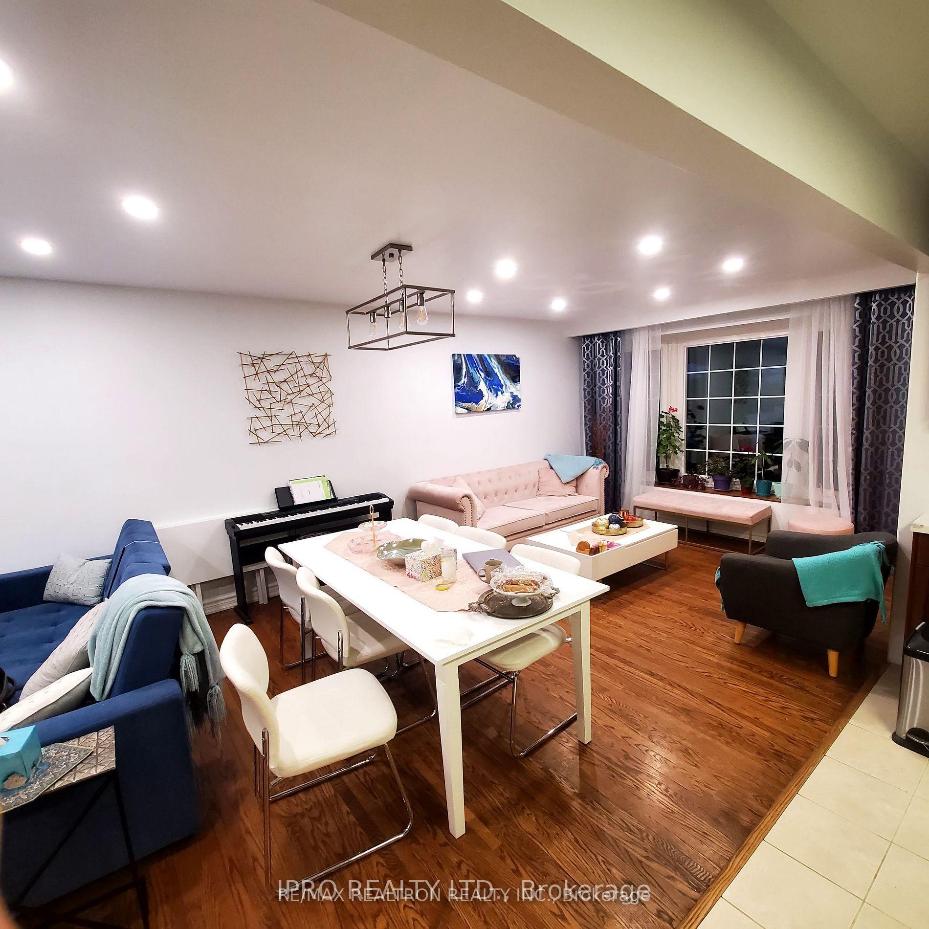 Photo 12 of 16 Cresthaven Drive, North York, Hillcrest Village — HOMEH