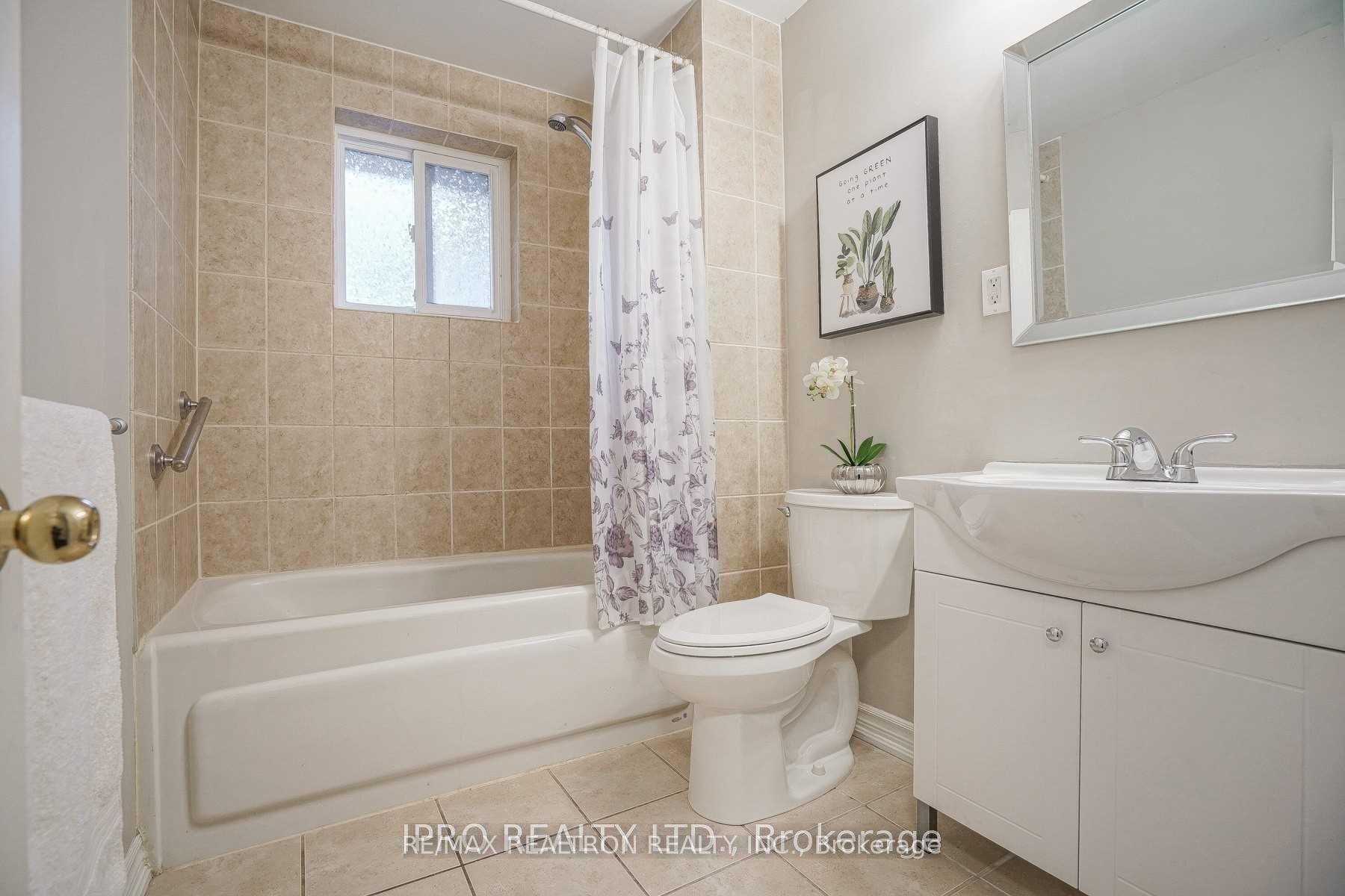 Photo 15 of 16 Cresthaven Drive, North York, Hillcrest Village — HOMEH